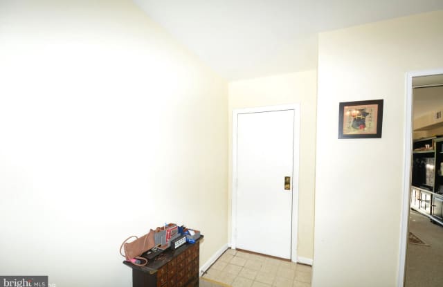 207 SKYHILL ROAD Gallery 2