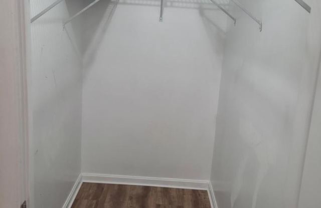 8387 MONTGOMERY RUN Road Gallery 4