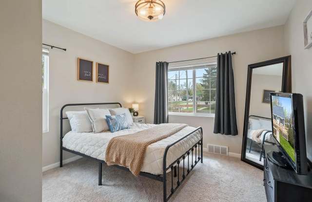 112 East Page Street - 112 East Page Street, Elkhorn, WI 53121