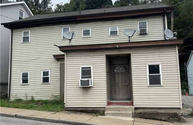 16 Kittanning St Gallery 1