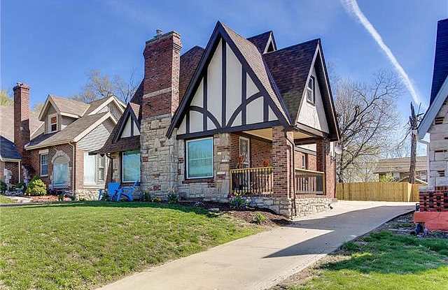 5977 The Paseo - 5977 Paseo Blvd, Kansas City, MO 64110