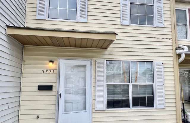 2BD/ 2.5BA Townhouse near Town Center! Washer  Dryer Included!! photos photos