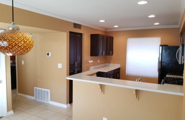 9077 E WOOD DR Gallery 4