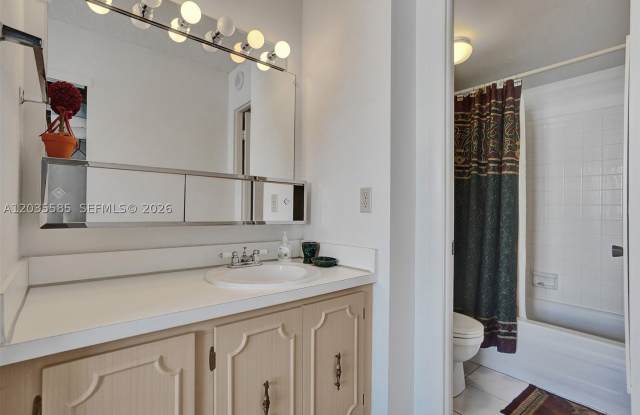 3113 S Ocean Dr Gallery 2