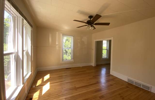 524 W. Grand Ave photos photos