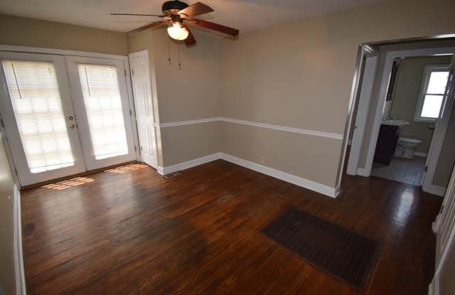 VIRTUAL SHOWINGS AVAILABLE - 4 Bedroom House Near Broadway! photos photos