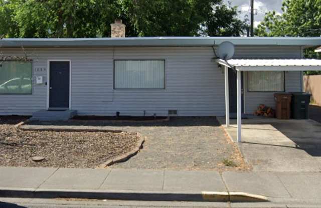 Welcome to this Charming 3 bedroom, 2 bathroom with a BONUS ROOM - Located in the Desirable area of Clarkston, WA. photos photos