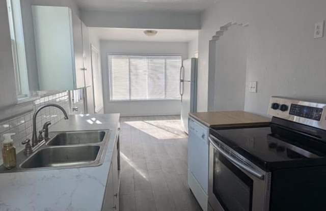 Updated Pet-Friendly Clarkston House photos photos