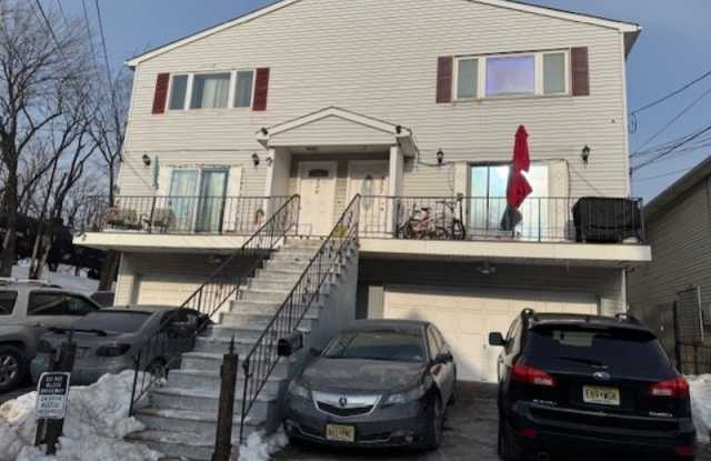 337 Bond St photos photos