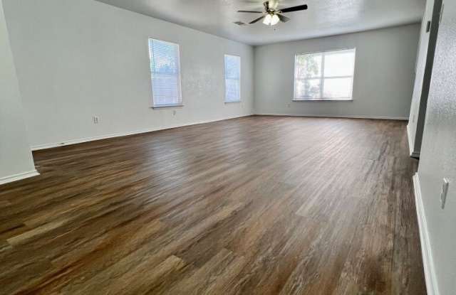 2411 Laden Meadows Gallery 2