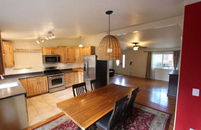 $300 Move-In Special | Single-Level 3-Bedroom Home with Garage & Fenced Yard Gallery 1