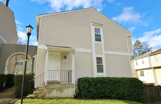 5836 BRIDGETOWN COURT - 5836 Bridgetown Court, Burke Centre, VA 22015