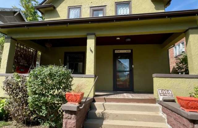 Beautiful 4bed 3bath home near Midtown Crossing photos photos