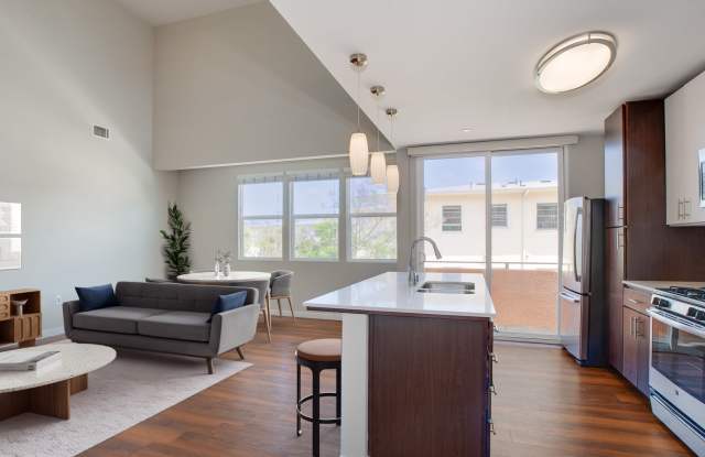Lincoln Place Apartment Homes Gallery 2