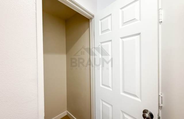 Winnetka Townhomes Gallery 4