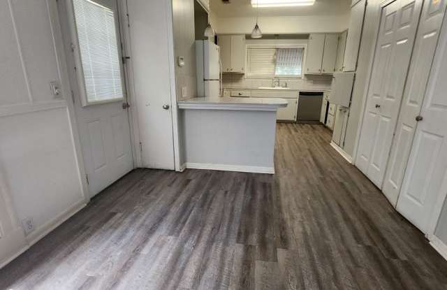 3901 Forest Gallery 2