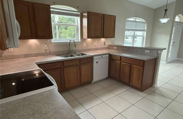 125 FLORIDA PARK Drive Gallery 2