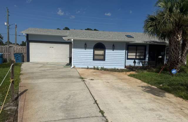 For Rent: Spacious 3BR/2BA Single-Family Home in SW Palm Bay on 0.67 Acre Lot Gallery 3