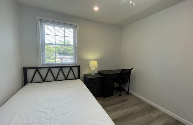 4199 University Dr Gallery 2