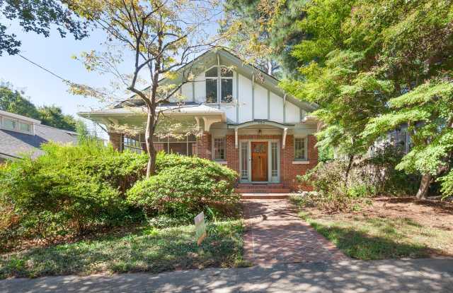 Beautifully Updated Midtown Bungalow Steps from Piedmont Park and ATL BeltLine! Gallery 1