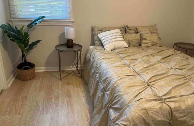 912 Mildred St- One Room For Rent photos photos