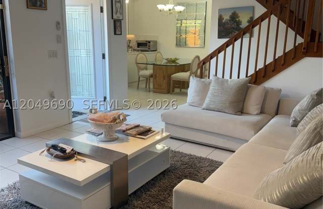 9101 SW 19th Pl Gallery 2