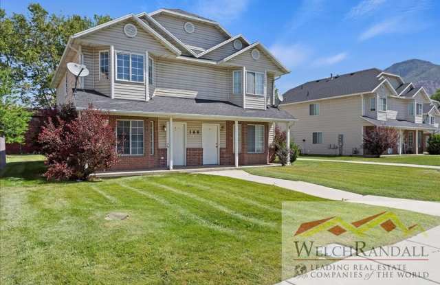 Beautiful 3 Bed 1.5 Bath Townhome in Ogden photos photos