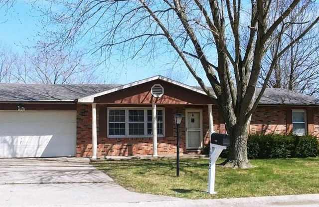 Large 4 Bedroom/3 Bath House with Basement! photos photos