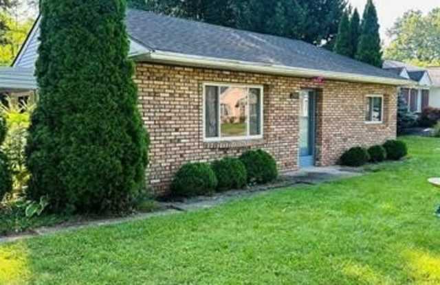 2889 Alexander Avenue photos photos