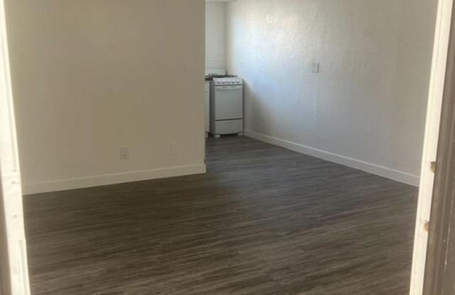 1433 S. Kenneth Place Gallery 3