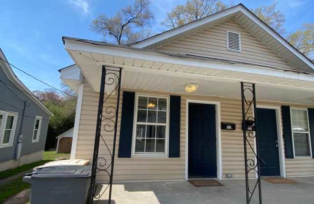 Lawncare and water included- 1 Bed 1.5 Bath Duplex. Very Nice! photos photos