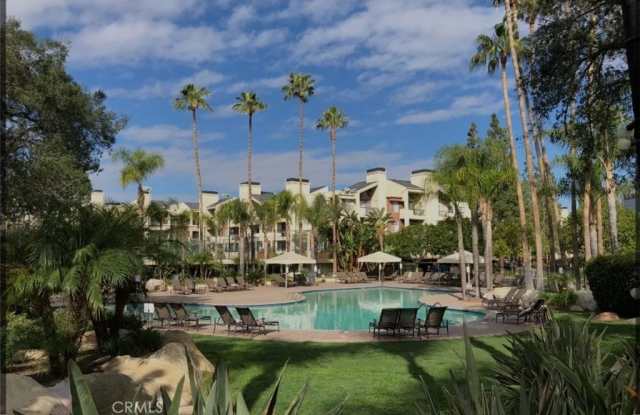 5530 Owensmouth photos photos