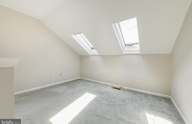 82 BUNKER HILL photos photos