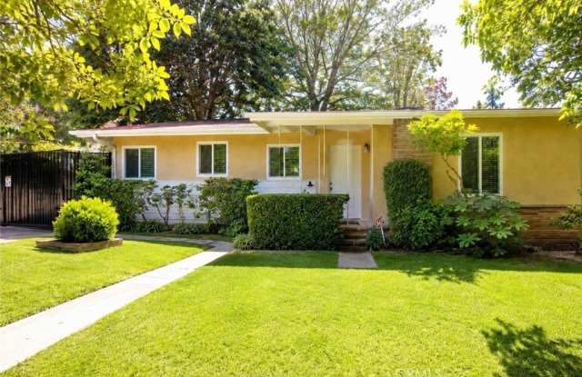 1005 Stradella photos photos