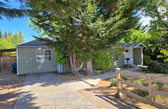 Beautiful Shoreline Home with Extra Outdoor Space - 15502 9th Avenue Northeast, Shoreline, WA 98155