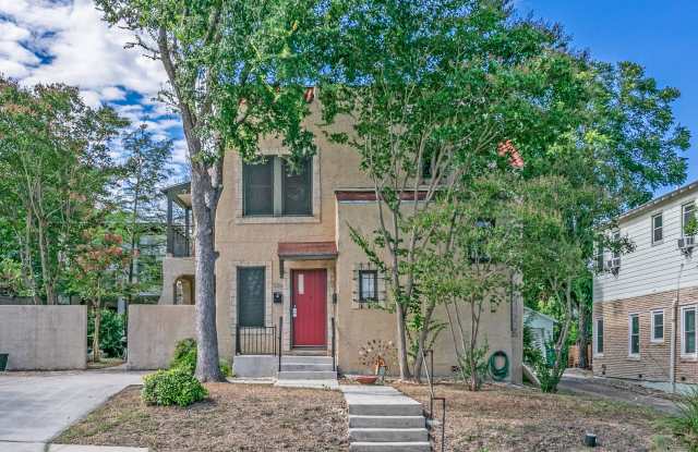 2-BEDROOM UPSTAIRS DUPLEX OVERLOOKING SAN ANTONIO COUNTRY CLUB photos photos