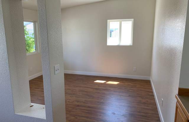 8 Marjorie Lane Gallery 2