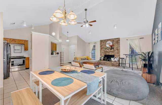 Room in 3 Bedroom Home at Wildwood Ridge photos photos