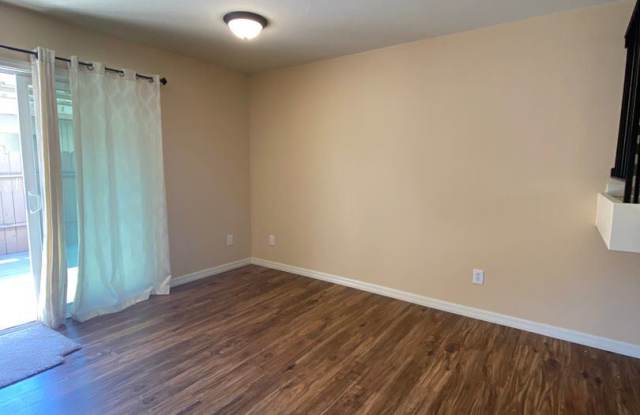 11909 Royal Rd Unit C Gallery 4