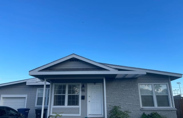 3 Bedroom / 1 Bath Home in Windsor Park photos photos