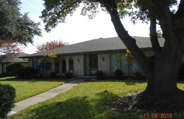 3024 Creekbend Drive Gallery 2