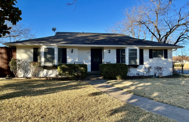 200 S Waterview Dr - 200 South Waterview Drive, Richardson, TX 75080
