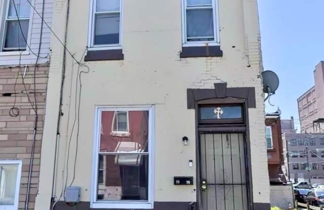 1324 W SOMERSET Street photos photos