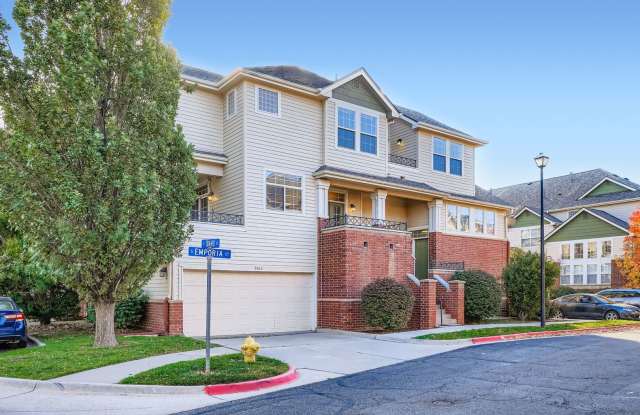 Spacious 3-Bedroom Townhome in Prime Denver/Aurora Location! - 9842 East Idaho Street, Aurora, CO 80247