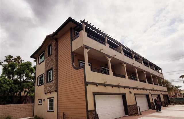 10341 Western Avenue Gallery 1