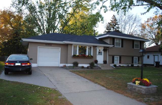 10932 Jefferson St NE - 10932 Jefferson St NE, Blaine, MN 55434