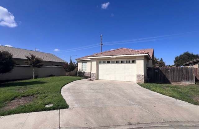 Available now. - 1811 North Auburn Court, Visalia, CA 93292