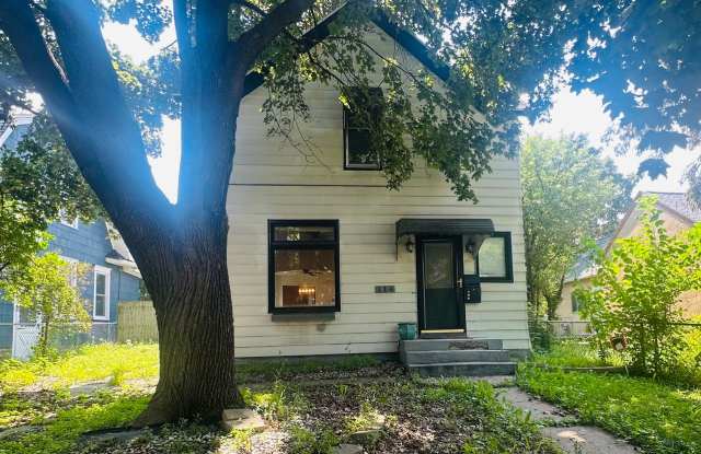 Charming 3 Bedroom Single Family Home Available Now!! photos photos
