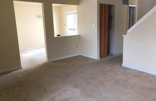 18200 WINDSOR HILL DRIVE Gallery 3