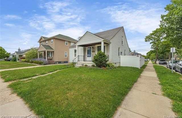 1721 E LINCOLN Avenue Gallery 3